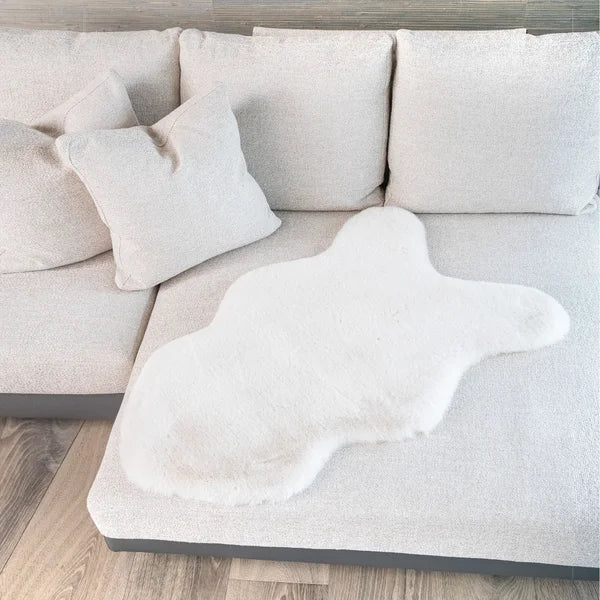 Mon Château Single Faux Fur Rug