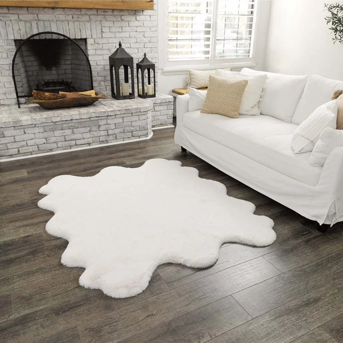 Mon Château Sexto Faux Fur Rug