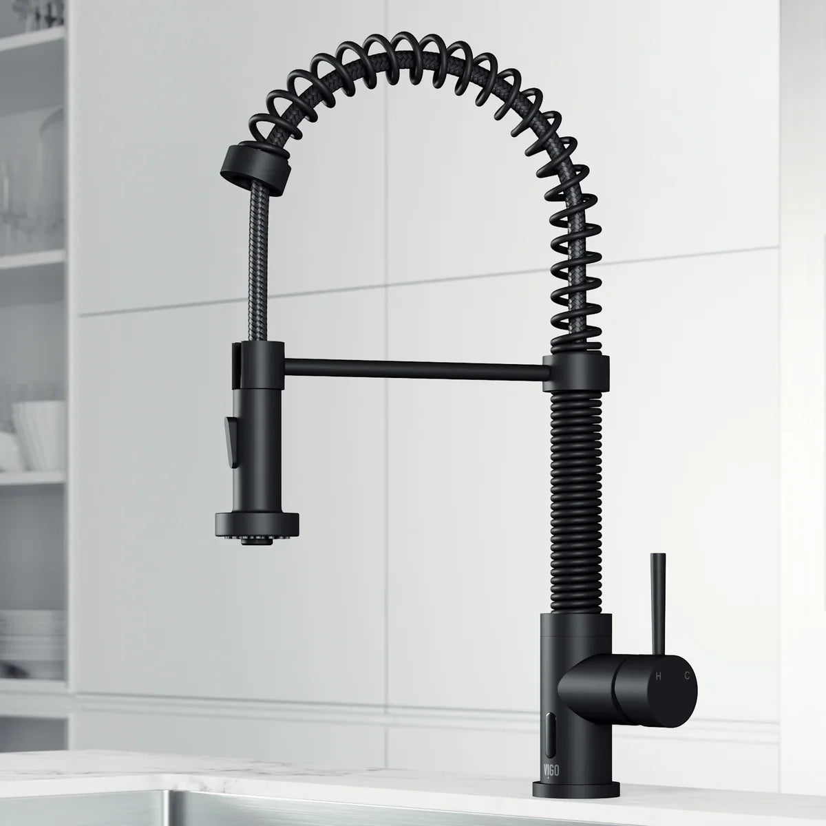 VIGO Edison Pull-down Spray Kitchen Faucet with Touchless Sensor