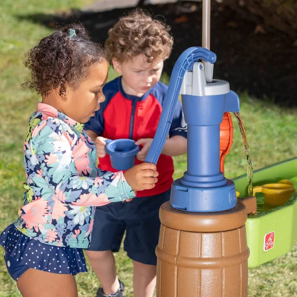 Step2 Outdoor water activity - Pump & Splash Shady Oasis