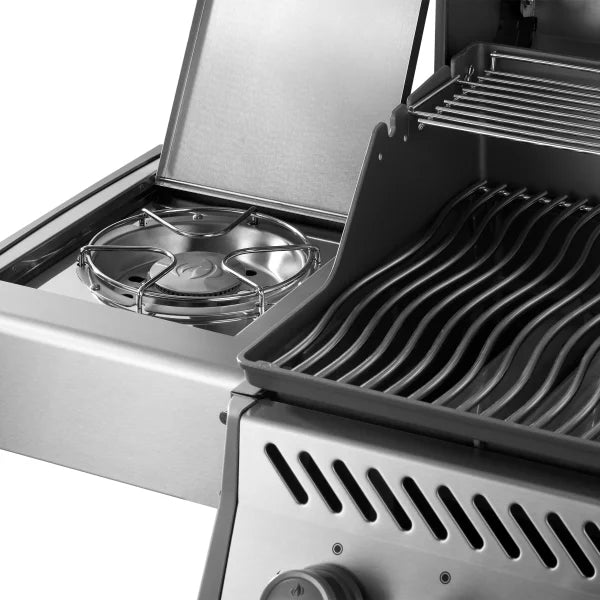 Napoleon Rogue 525 Propane Gas BBQ with Range Side Burner, with Cover