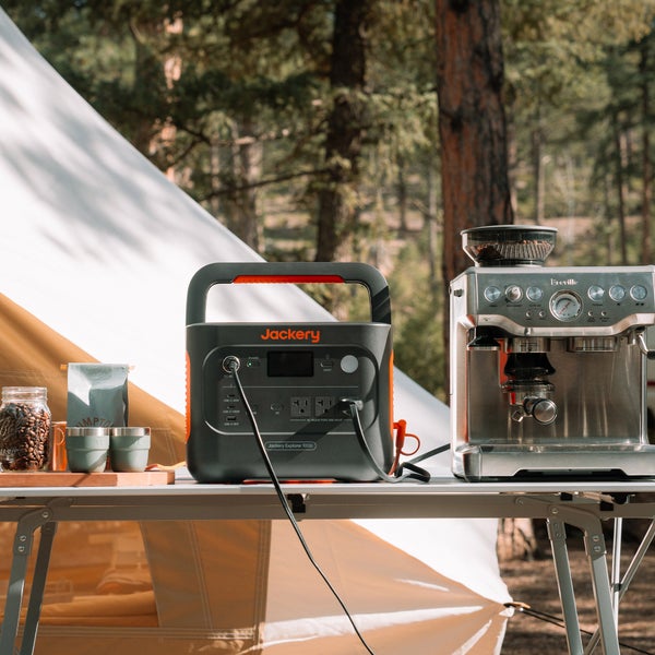 Jackery Explorer 1000 Power Station + SolarSaga 100W mini