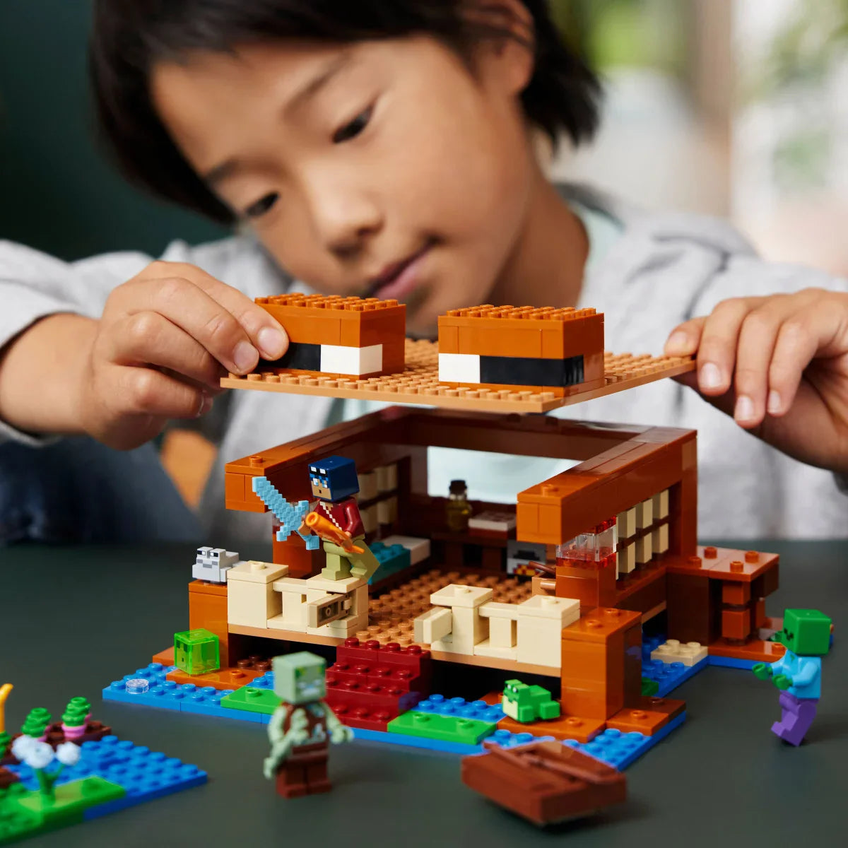 LEGO Minecraft The Frog House