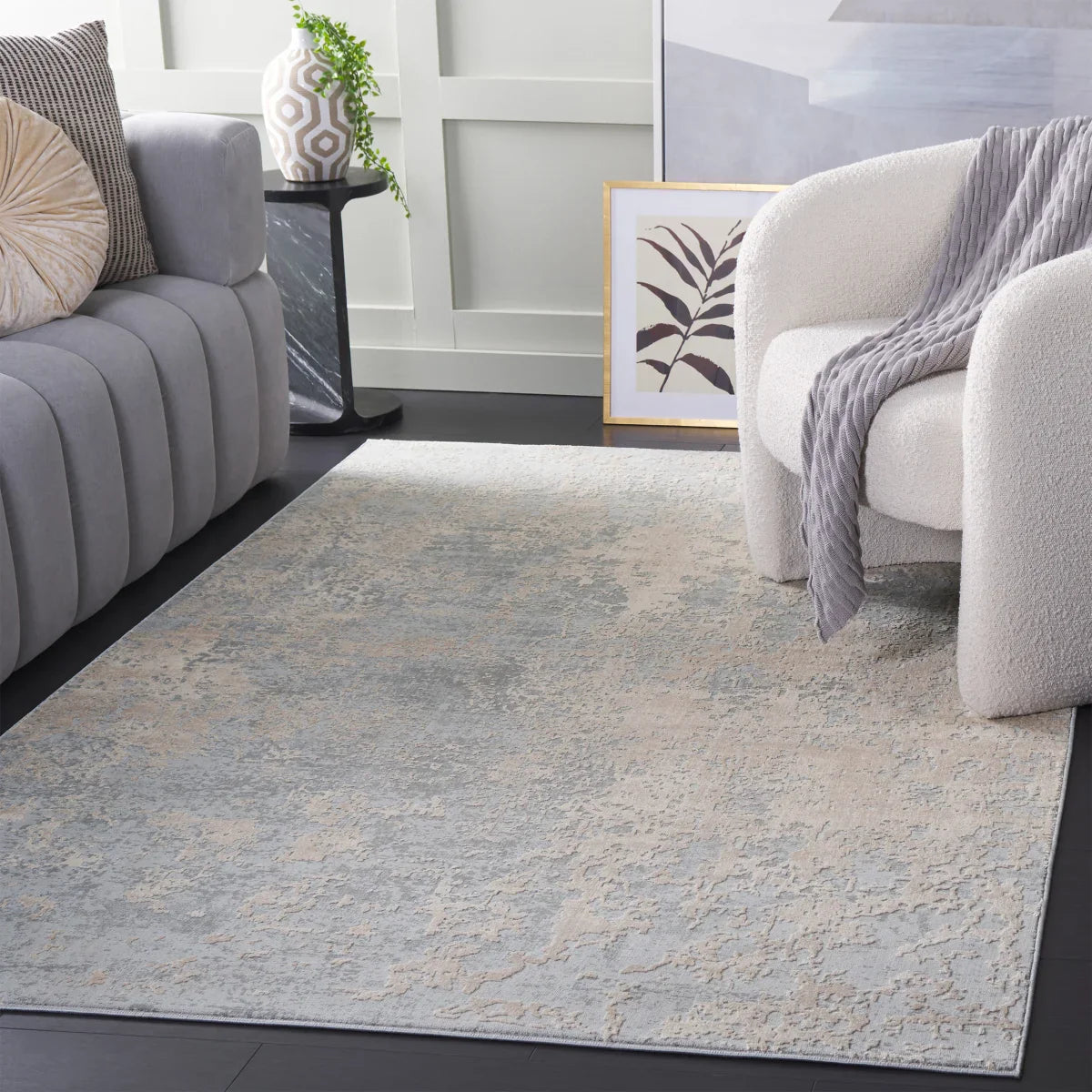 SAFAVIEH Reflections Collection Protea Indoor Area Rug