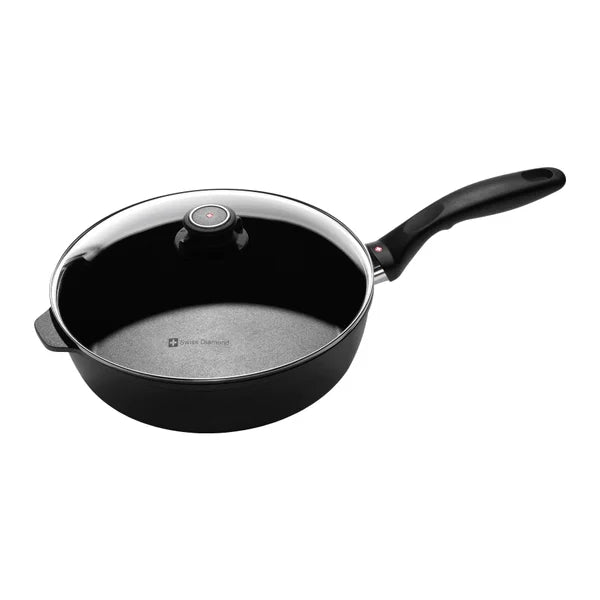 XD Cast Aluminium Sauté Pan with Lid, 3.6 L (3.8 qt.) / 26 cm (10.25 in.)