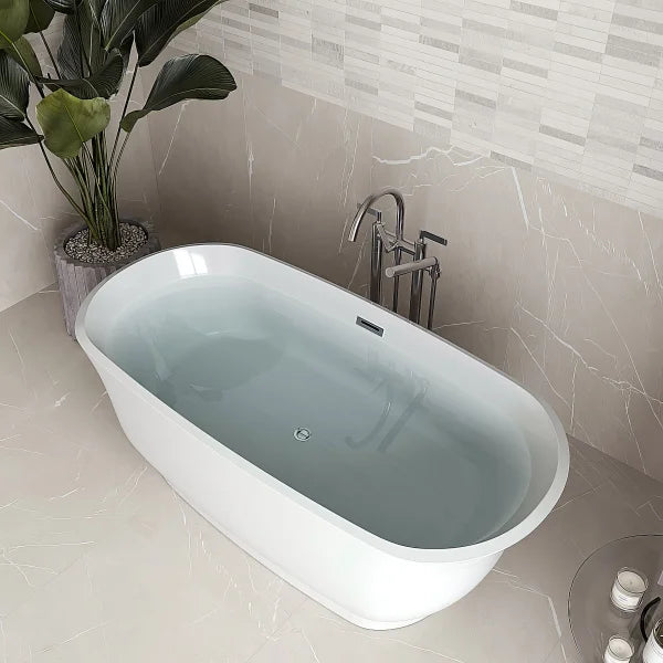 Streamline Freestanding Bathtub With Polished Chrome Drain