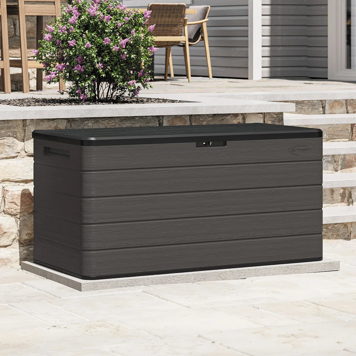 Suncast 170 Gallon Deck Box