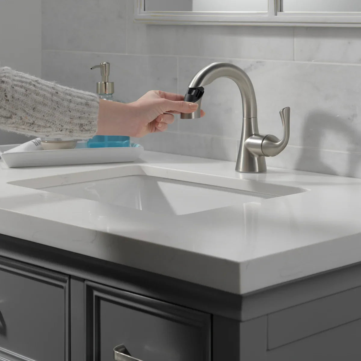 Delta Lampard Single Handle Pull-Down Bathroom Faucet