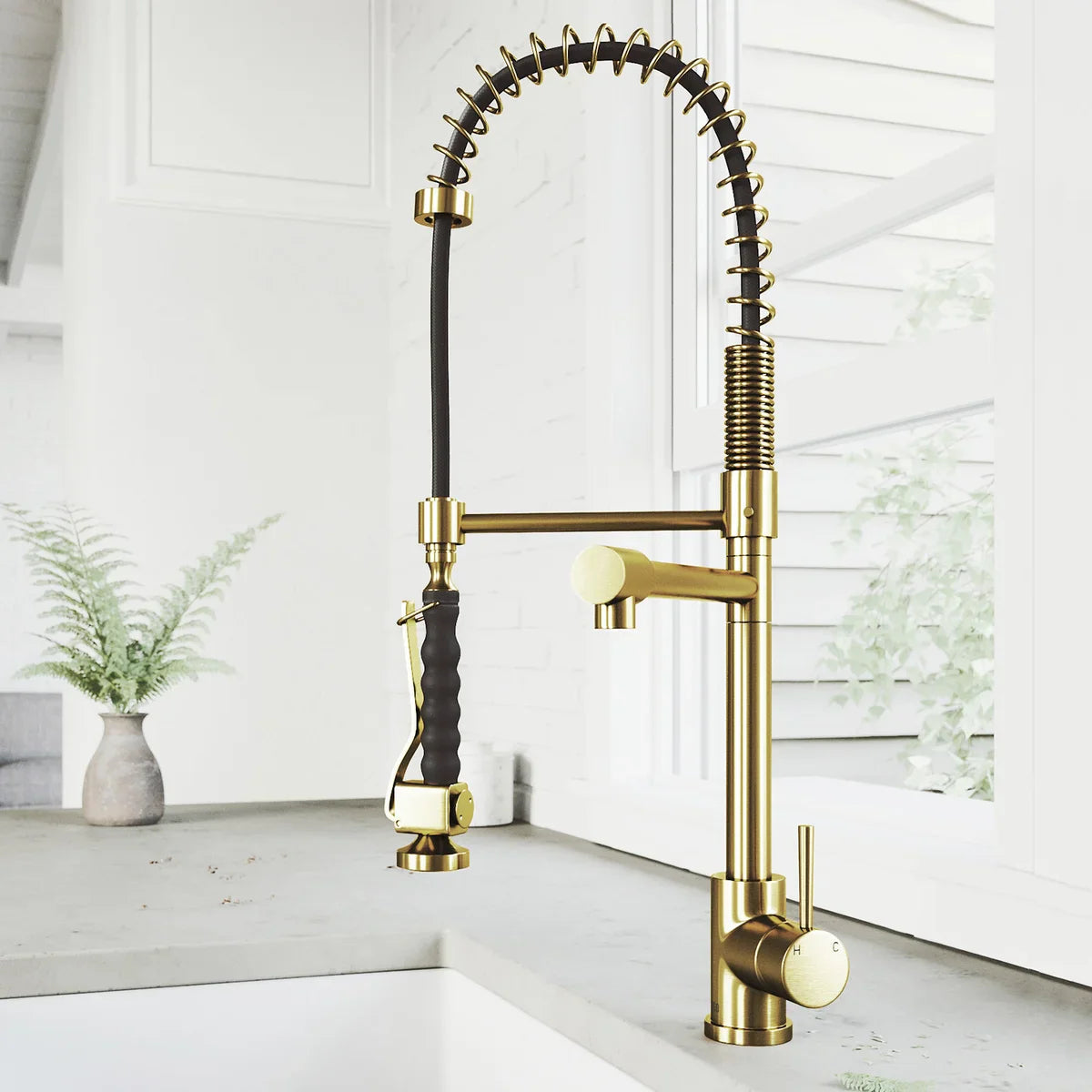 VIGO Zurich Pull-down Sprayer Kitchen Faucet