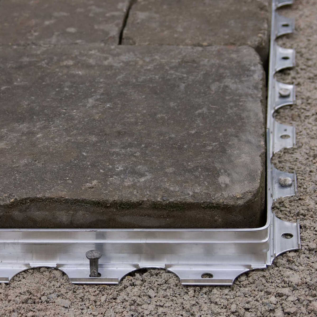 56 m (183.7 ft.) Euroline 'Brick' Aluminum Paver Edging